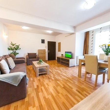 Old Town Flowery Apartment Bucharest Exterior photo