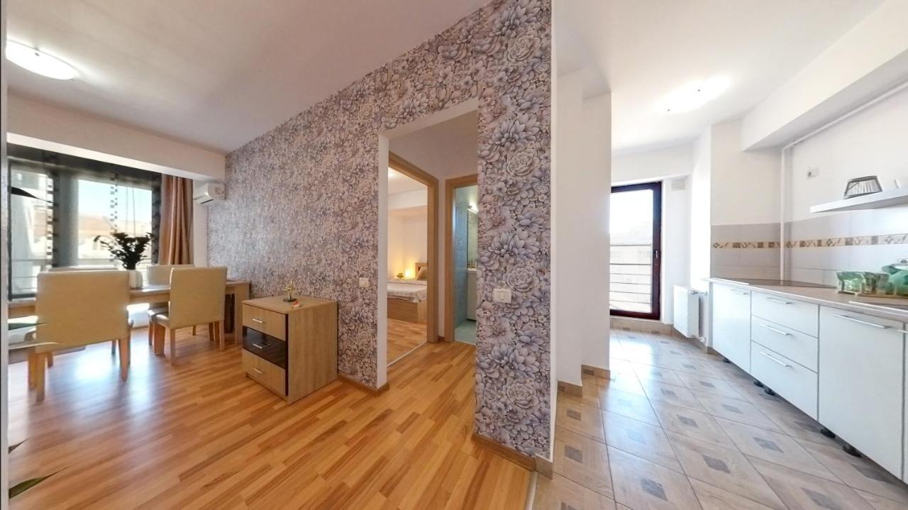 Old Town Flowery Apartment Bucharest Exterior photo