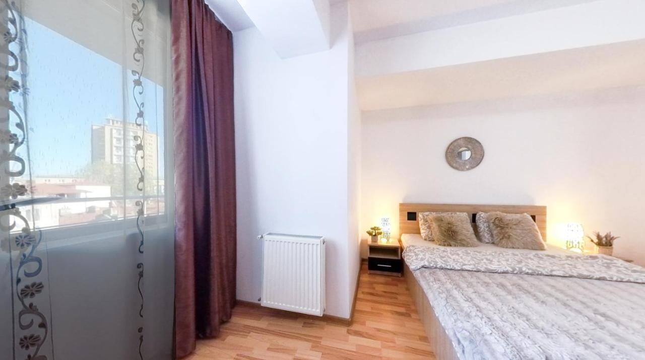 Old Town Flowery Apartment Bucharest Exterior photo